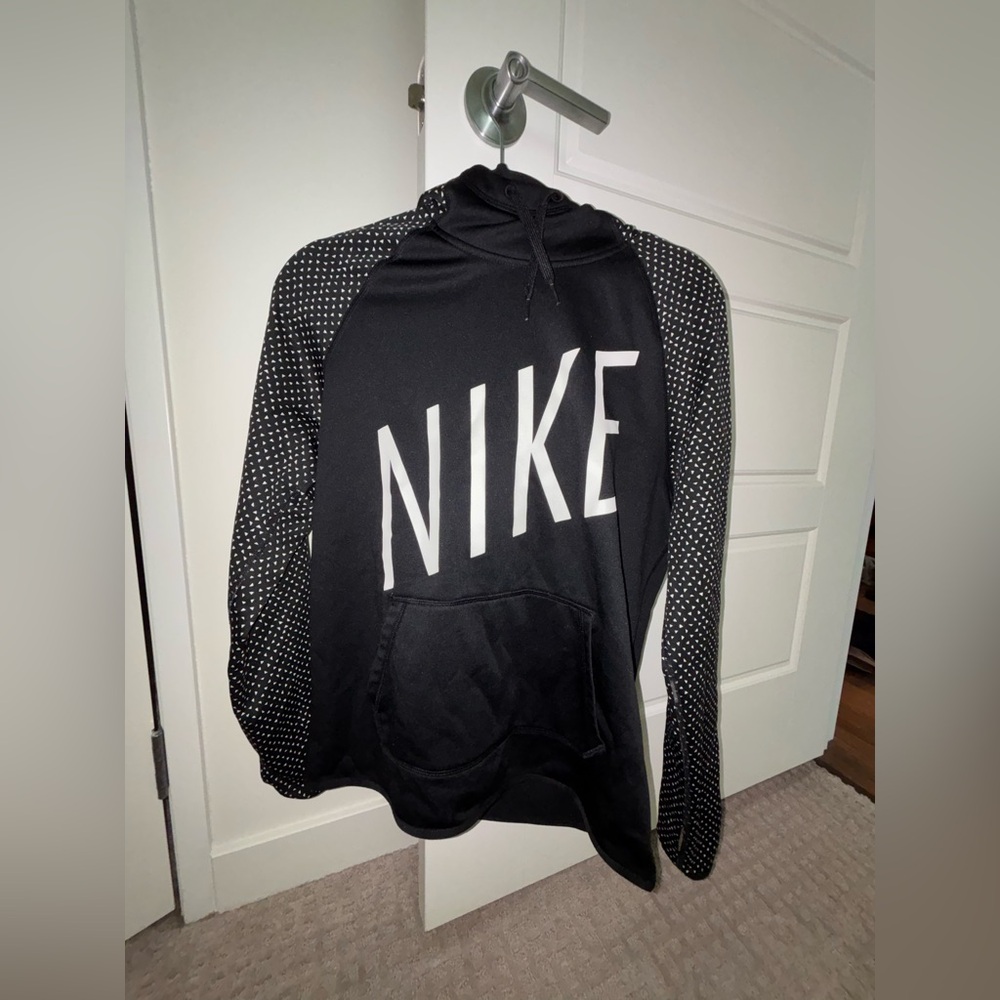 Nike Men's Black and White Sweater